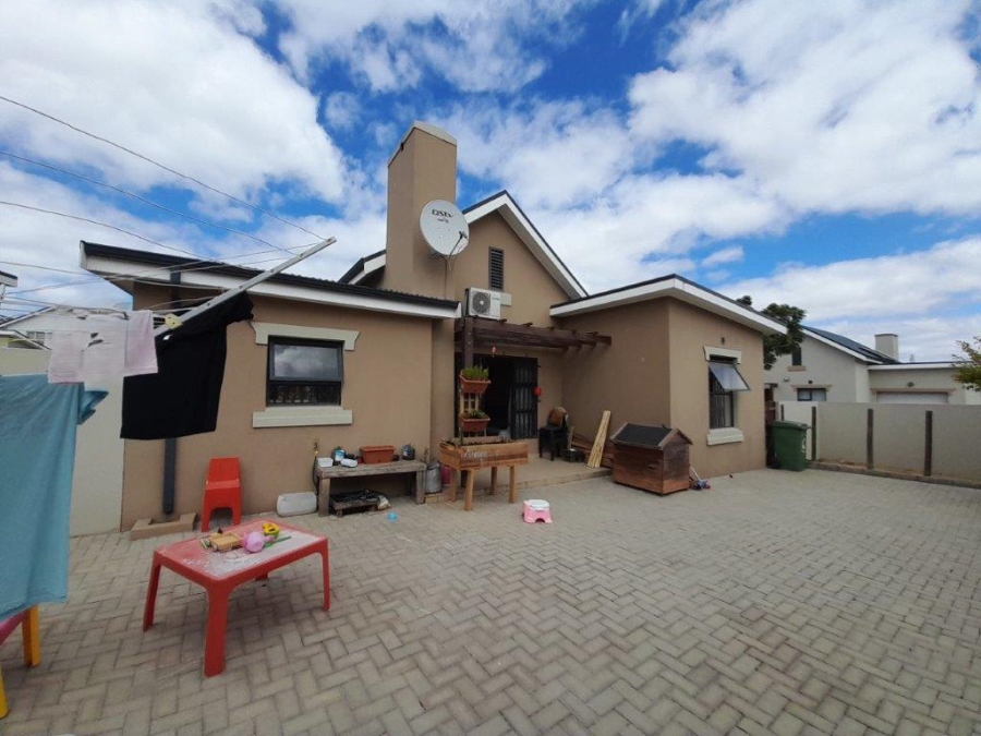 3 Bedroom Property for Sale in Buh Rein Estate Western Cape